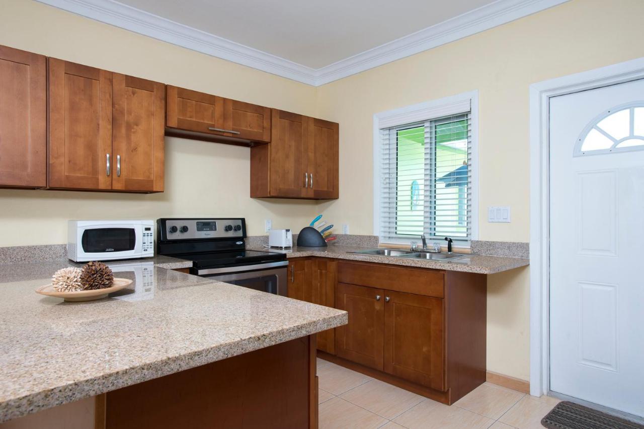 Sir Charles Guest House Palmetto Point Exterior foto